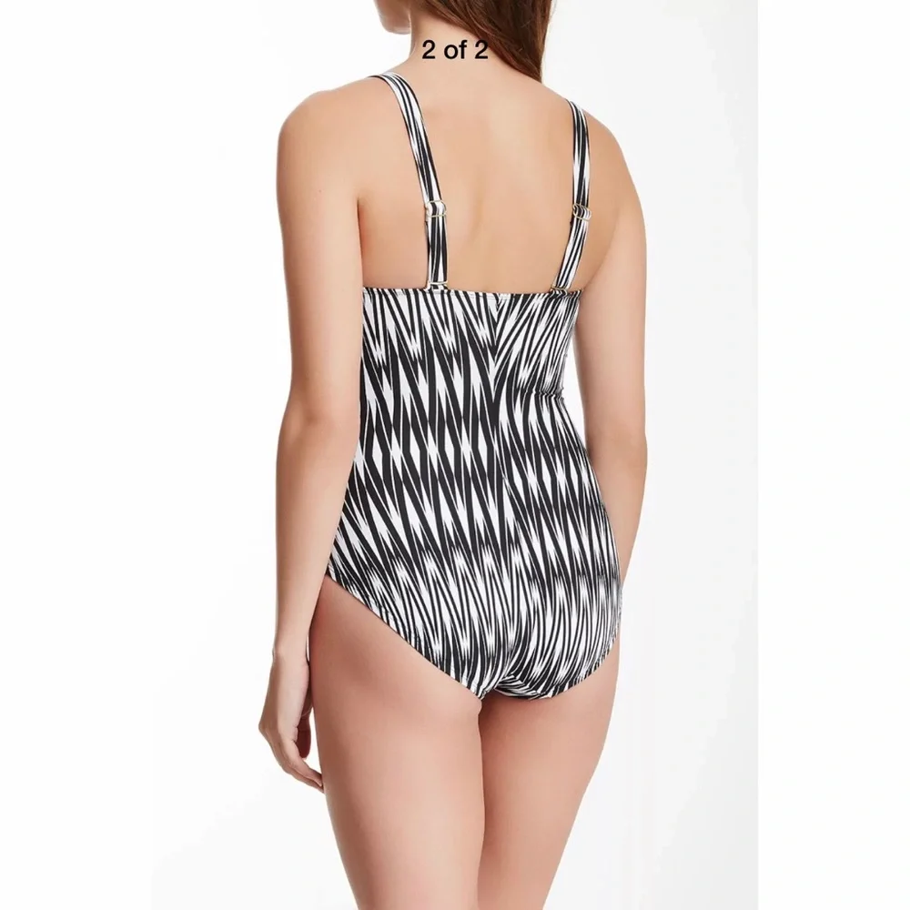 NEW $188‎ SPANX Sweetheart Ruched One-Piece Swimsuit [  8 + B/C Cup]